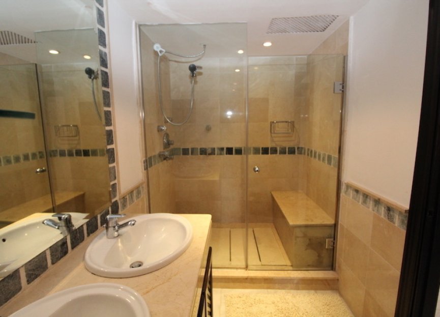 Resale - House - Semi-Detached House - Marbella - The Golden Mile