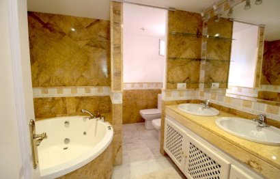 Resale - House - Semi-Detached House - Marbella - The Golden Mile