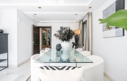 Resale - House - Detached Villa - Marbella - Nueva Andalucia