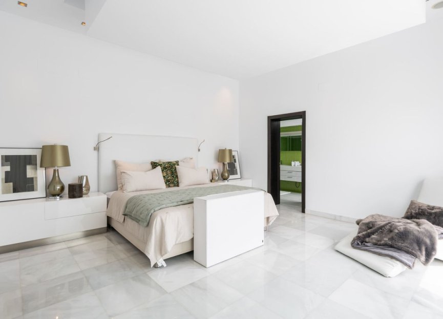 Resale - House - Detached Villa - Marbella - Nueva Andalucia