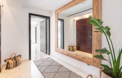 Resale - House - Detached Villa - Marbella - Nueva Andalucia