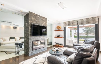 Resale - House - Detached Villa - Marbella - Nueva Andalucia