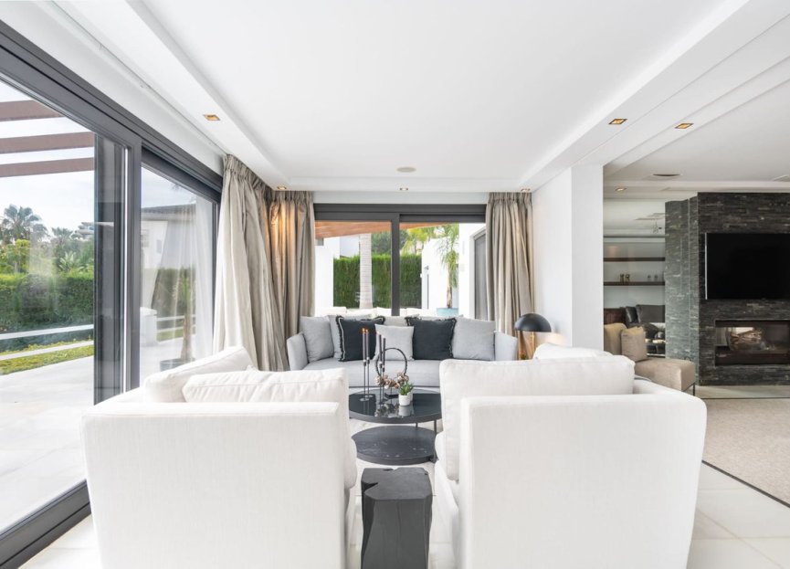 Resale - House - Detached Villa - Marbella - Nueva Andalucia