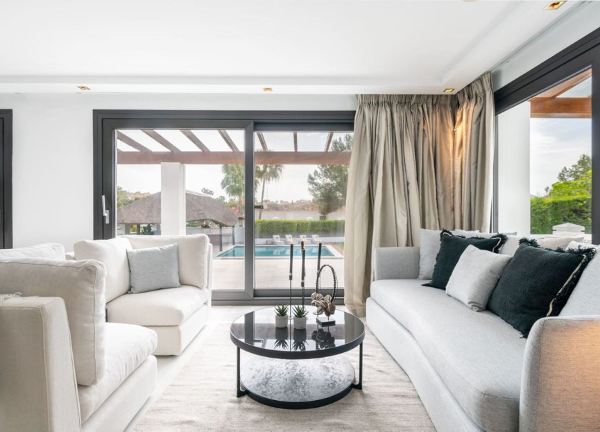 Resale - House - Detached Villa - Marbella - Nueva Andalucia