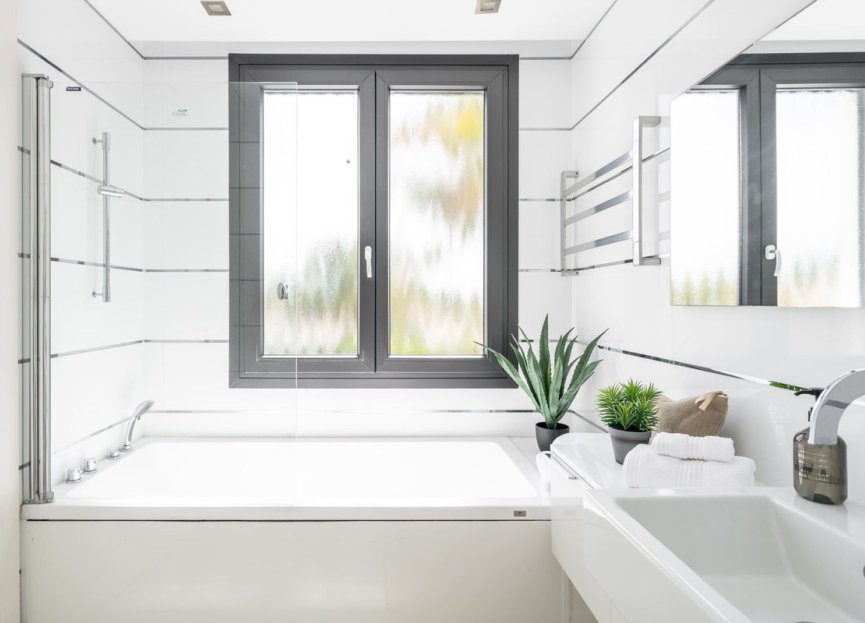 Resale - House - Detached Villa - Marbella - Nueva Andalucia