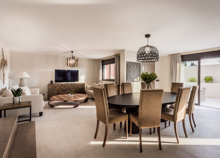 Resale - House - Detached Villa - Marbella - Río Real