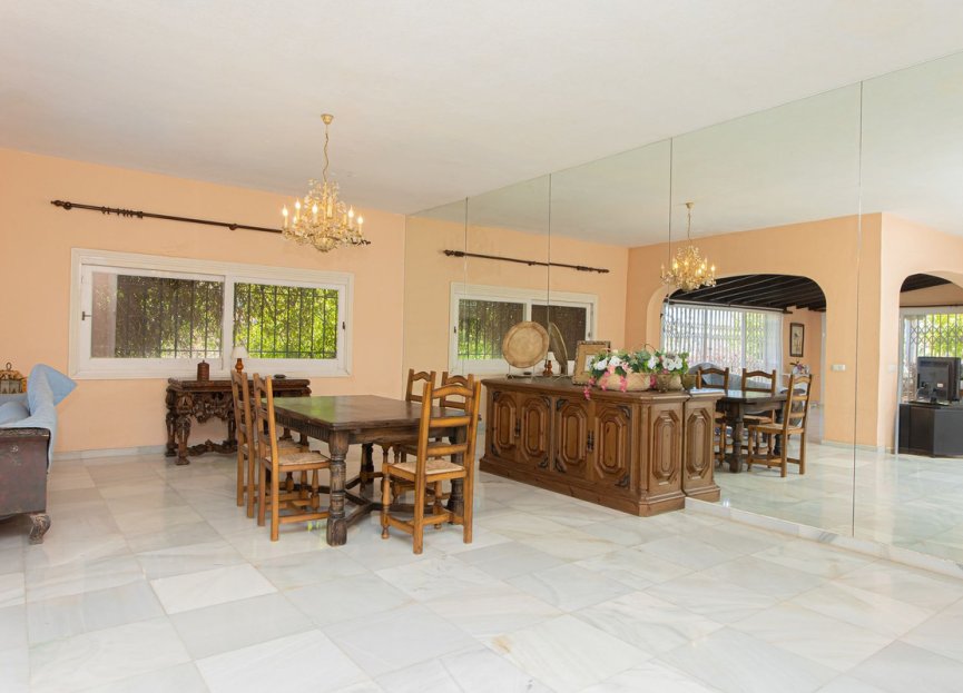 Resale - House - Detached Villa - Marbella - Nueva Andalucia