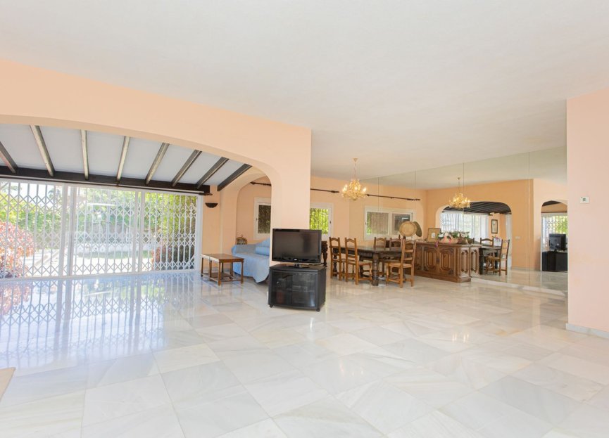 Resale - House - Detached Villa - Marbella - Nueva Andalucia