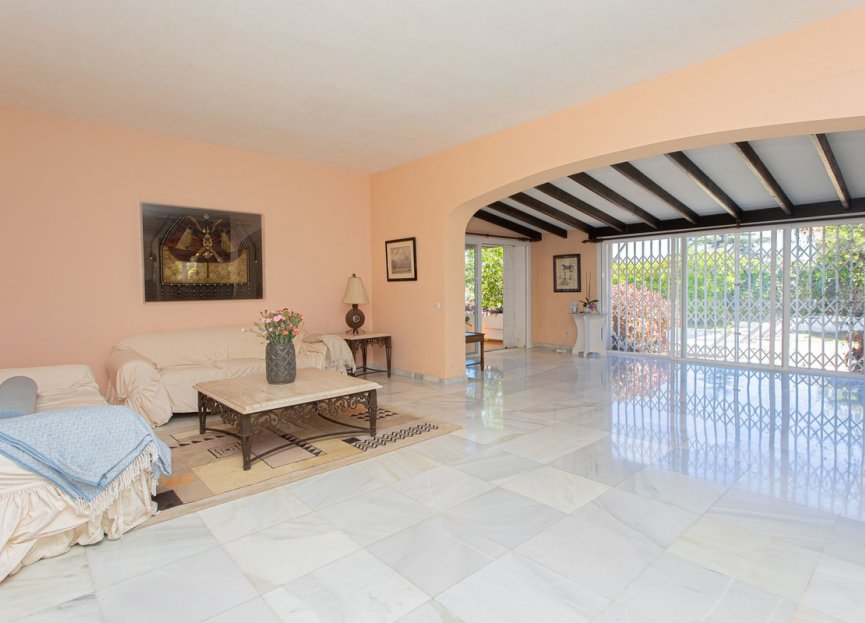 Resale - House - Detached Villa - Marbella - Nueva Andalucia
