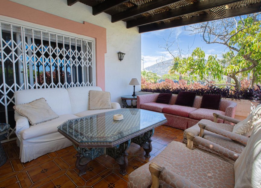 Resale - House - Detached Villa - Marbella - Nueva Andalucia