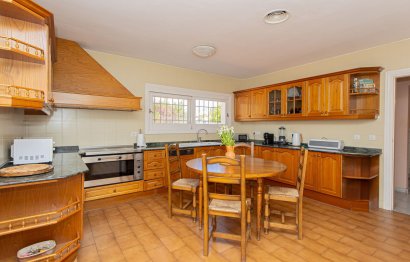 Resale - House - Detached Villa - Marbella - Nueva Andalucia