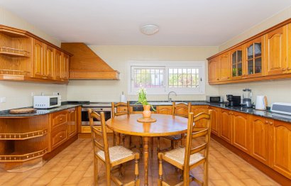 Resale - House - Detached Villa - Marbella - Nueva Andalucia