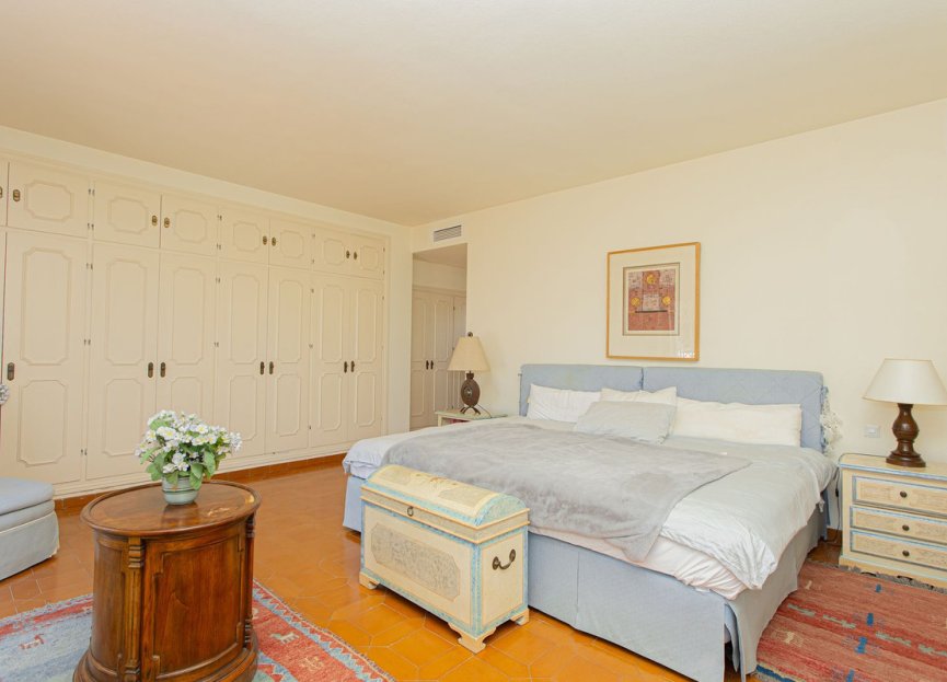 Resale - House - Detached Villa - Marbella - Nueva Andalucia