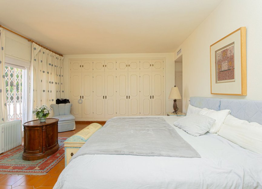 Resale - House - Detached Villa - Marbella - Nueva Andalucia