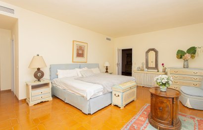 Resale - House - Detached Villa - Marbella - Nueva Andalucia