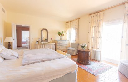 Resale - House - Detached Villa - Marbella - Nueva Andalucia