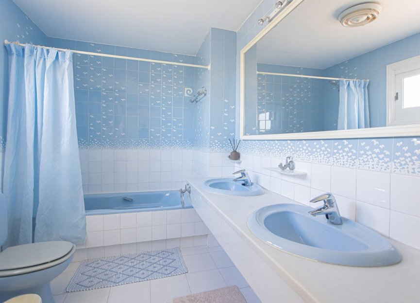 Resale - House - Detached Villa - Marbella - Nueva Andalucia