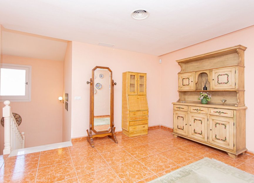 Resale - House - Detached Villa - Marbella - Nueva Andalucia