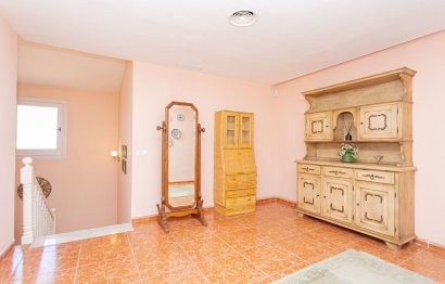 Resale - House - Detached Villa - Marbella - Nueva Andalucia