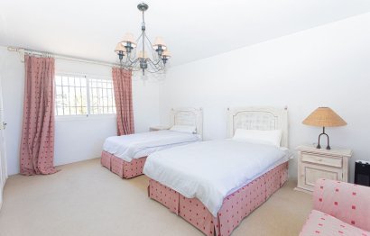 Resale - House - Detached Villa - Marbella - Nueva Andalucia