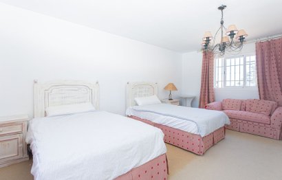 Resale - House - Detached Villa - Marbella - Nueva Andalucia