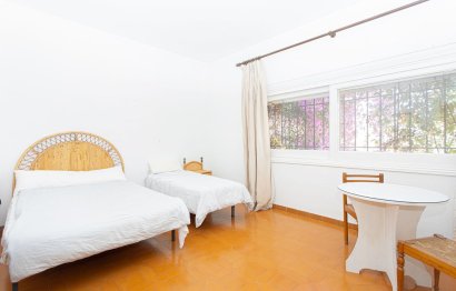 Resale - House - Detached Villa - Marbella - Nueva Andalucia