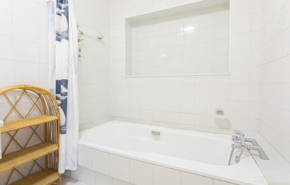 Resale - House - Detached Villa - Marbella - Nueva Andalucia