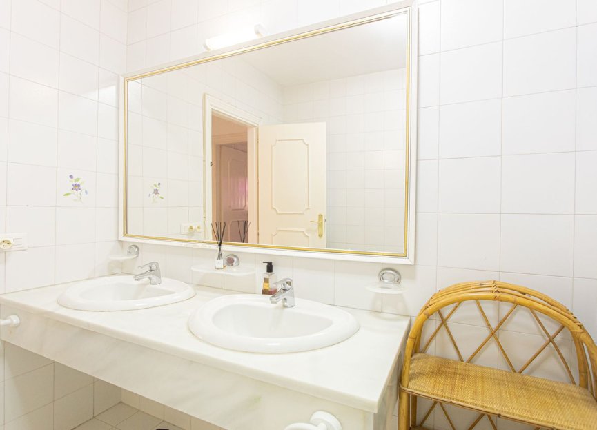 Resale - House - Detached Villa - Marbella - Nueva Andalucia