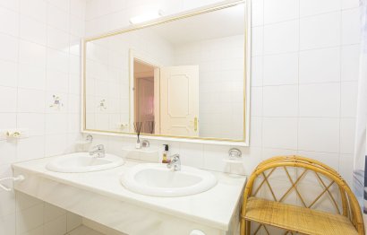 Resale - House - Detached Villa - Marbella - Nueva Andalucia