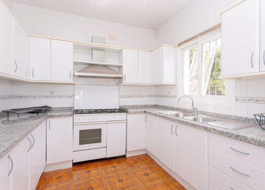 Resale - House - Detached Villa - Marbella - Nueva Andalucia