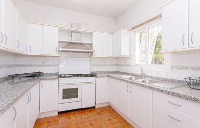 Resale - House - Detached Villa - Marbella - Nueva Andalucia