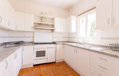 Resale - House - Detached Villa - Marbella - Nueva Andalucia