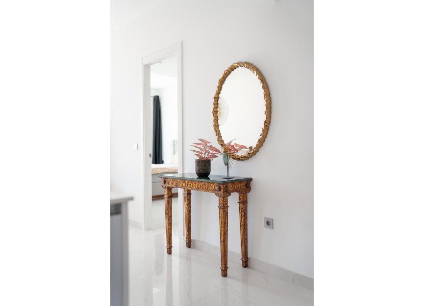 Resale - Apartment - Middle Floor Apartment - Estepona - Estepona Centro