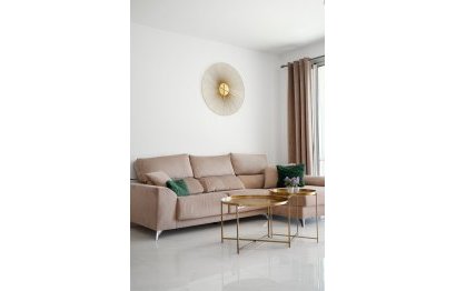 Resale - Apartment - Middle Floor Apartment - Estepona - Estepona Centro