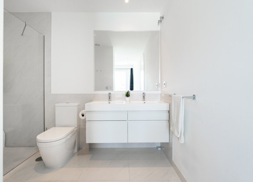 Resale - Apartment - Middle Floor Apartment - Estepona - Estepona Centro