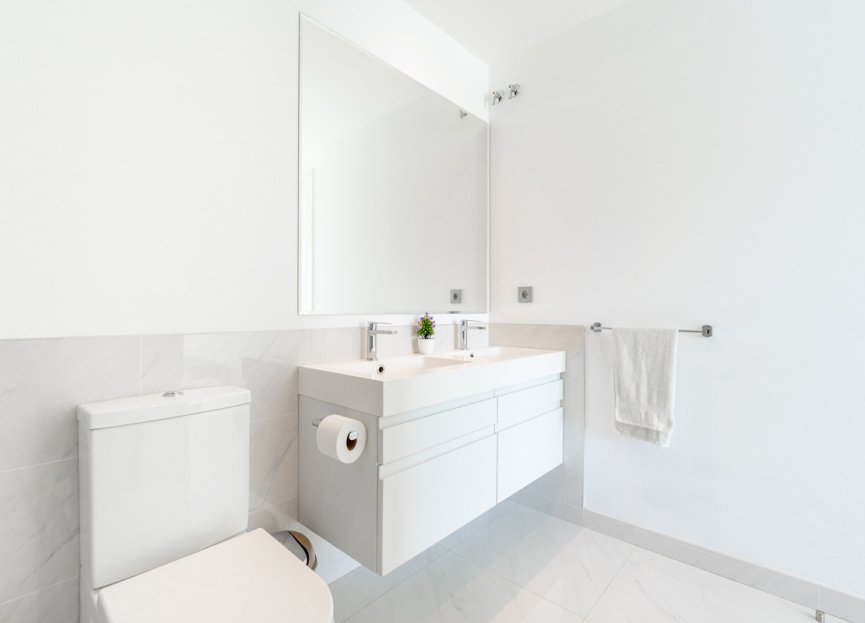 Resale - Apartment - Middle Floor Apartment - Estepona - Estepona Centro