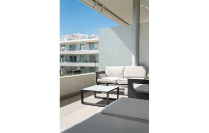 Resale - Apartment - Middle Floor Apartment - Estepona - Estepona Centro