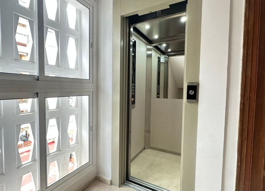 Resale - Apartment - Middle Floor Apartment - Marbella - Marbella Centro