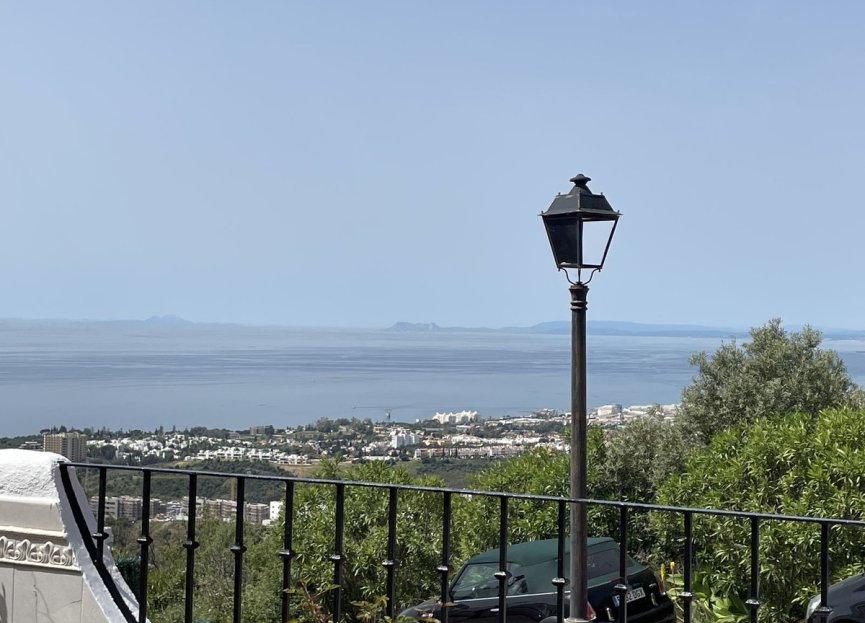 Resale - House - Townhouse - Marbella - Altos de los Monteros