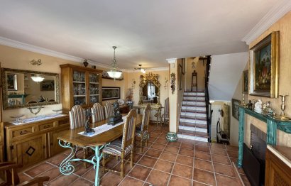 Resale - House - Townhouse - Marbella - Altos de los Monteros