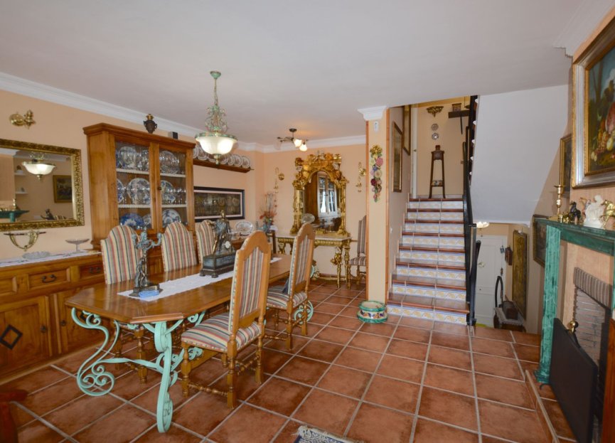 Resale - House - Townhouse - Marbella - Altos de los Monteros