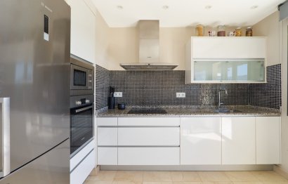 Resale - Apartment - Penthouse - Estepona - Estepona Centro