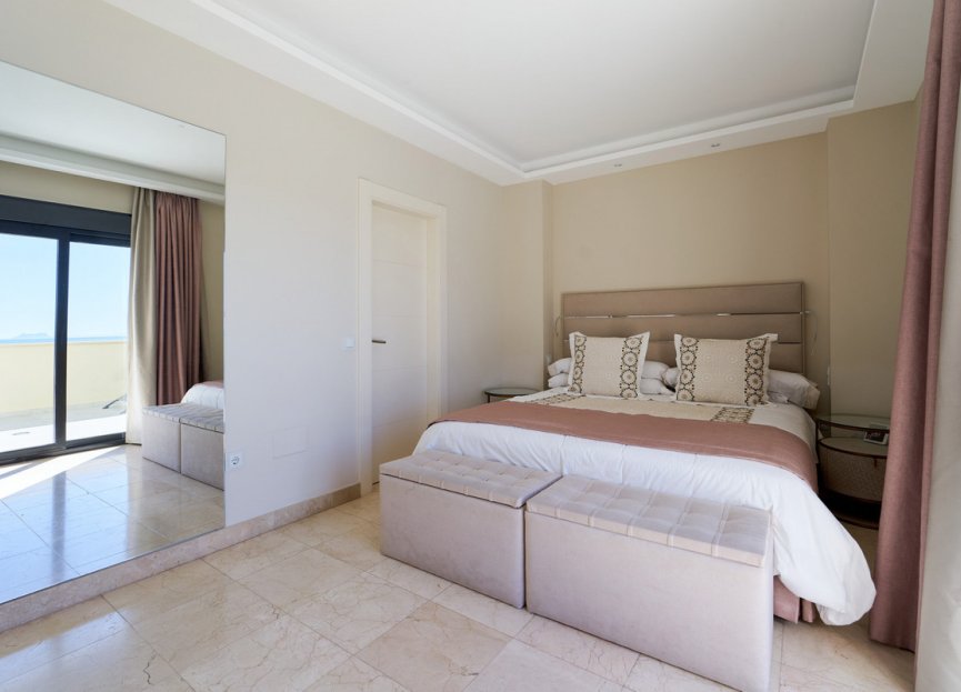 Resale - Apartment - Penthouse - Estepona - Estepona Centro