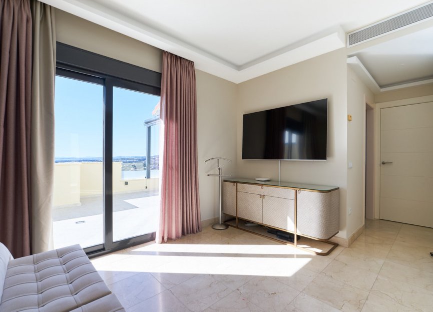 Resale - Apartment - Penthouse - Estepona - Estepona Centro