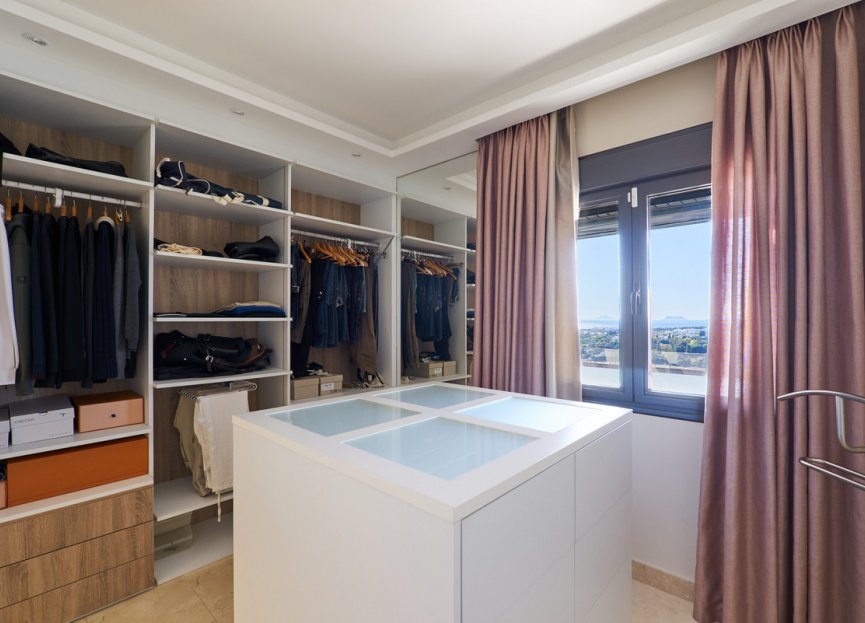 Resale - Apartment - Penthouse - Estepona - Estepona Centro