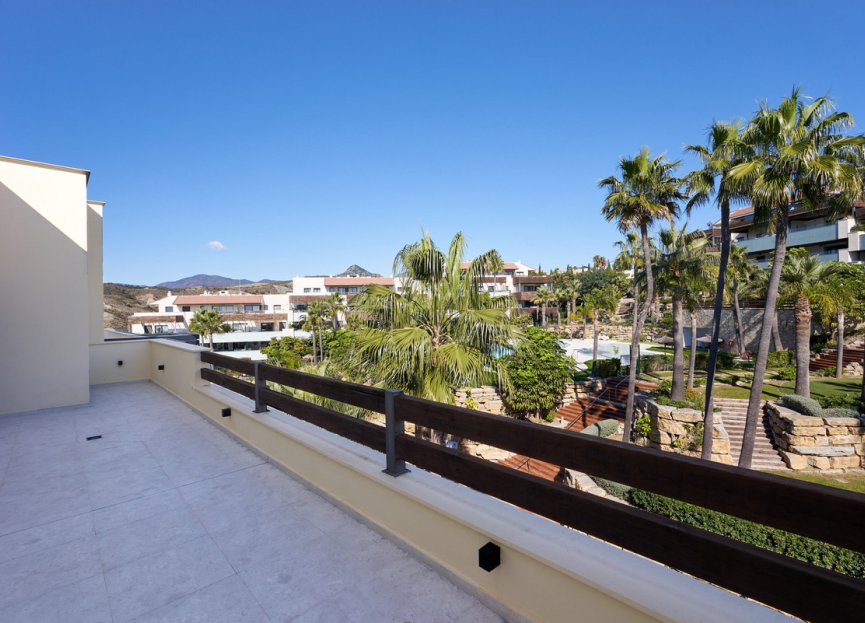 Resale - Apartment - Penthouse - Estepona - Estepona Centro