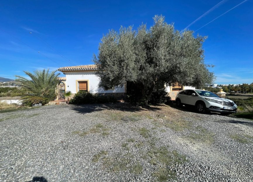 Resale - House - Finca - Cortijo - Estepona - Cancelada