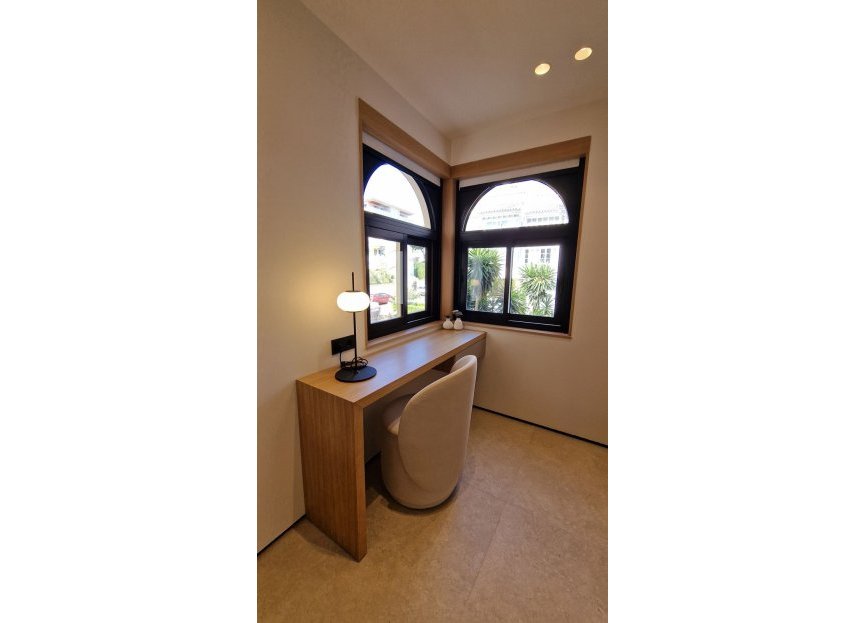 Resale - Apartment - Middle Floor Apartment - Marbella - Nueva Andalucia