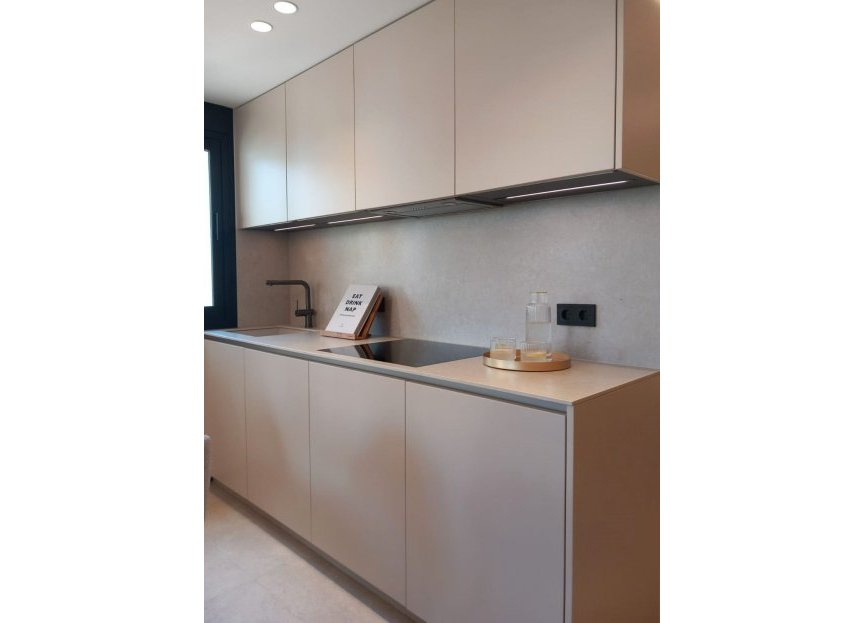 Resale - Apartment - Middle Floor Apartment - Marbella - Nueva Andalucia