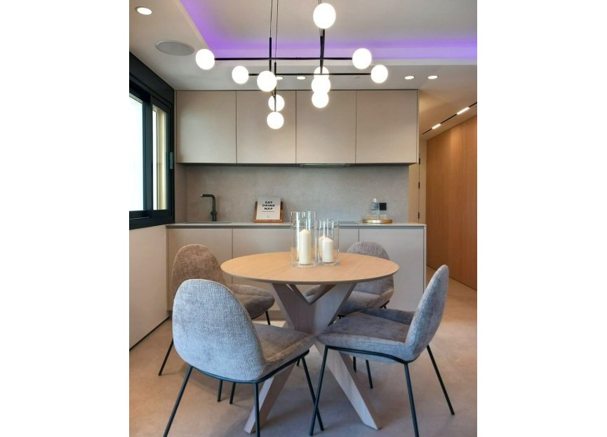 Resale - Apartment - Middle Floor Apartment - Marbella - Nueva Andalucia